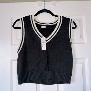 GARAGE Cropped Black Sweater Vest